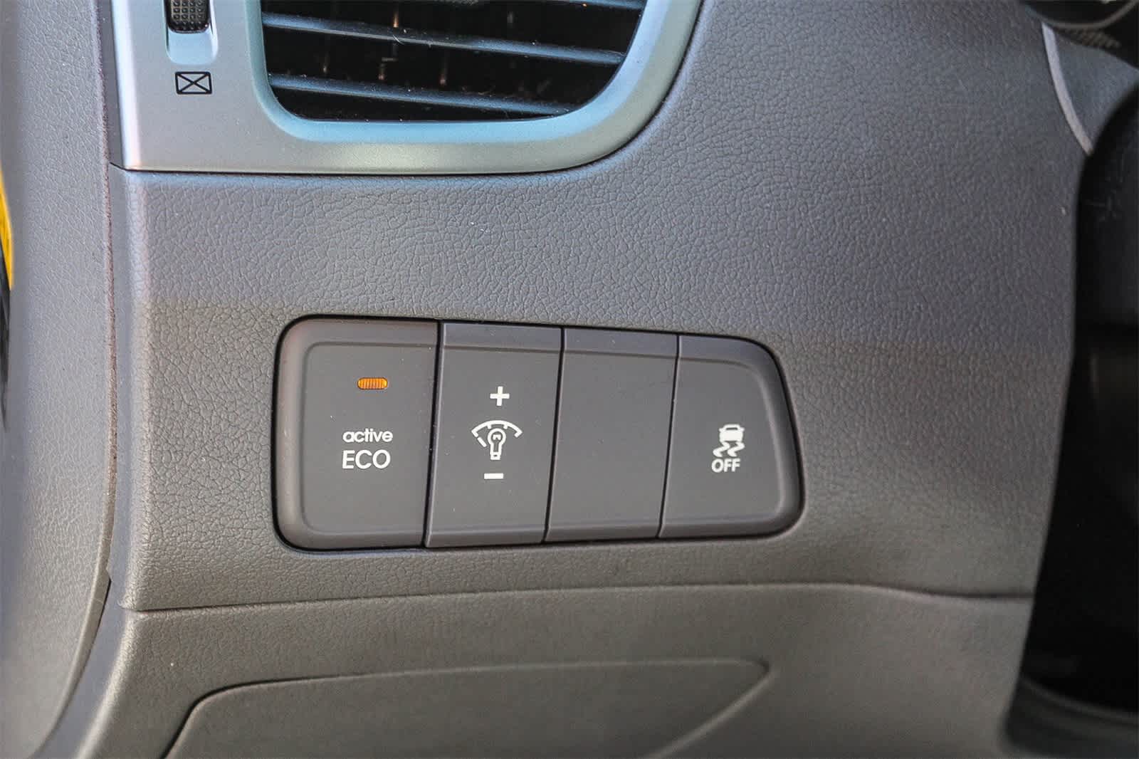 Thumbnail: 2014 Hyundai Elantra - 28