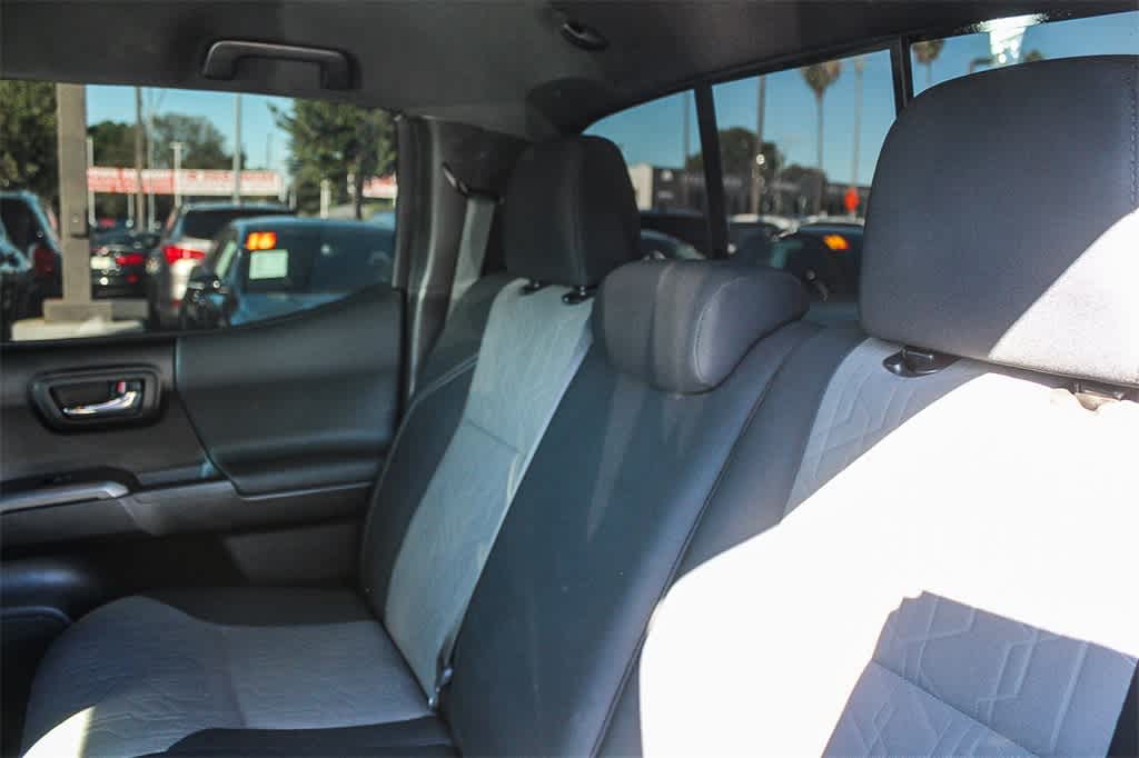 Thumbnail: 2021 Toyota Tacoma - 18