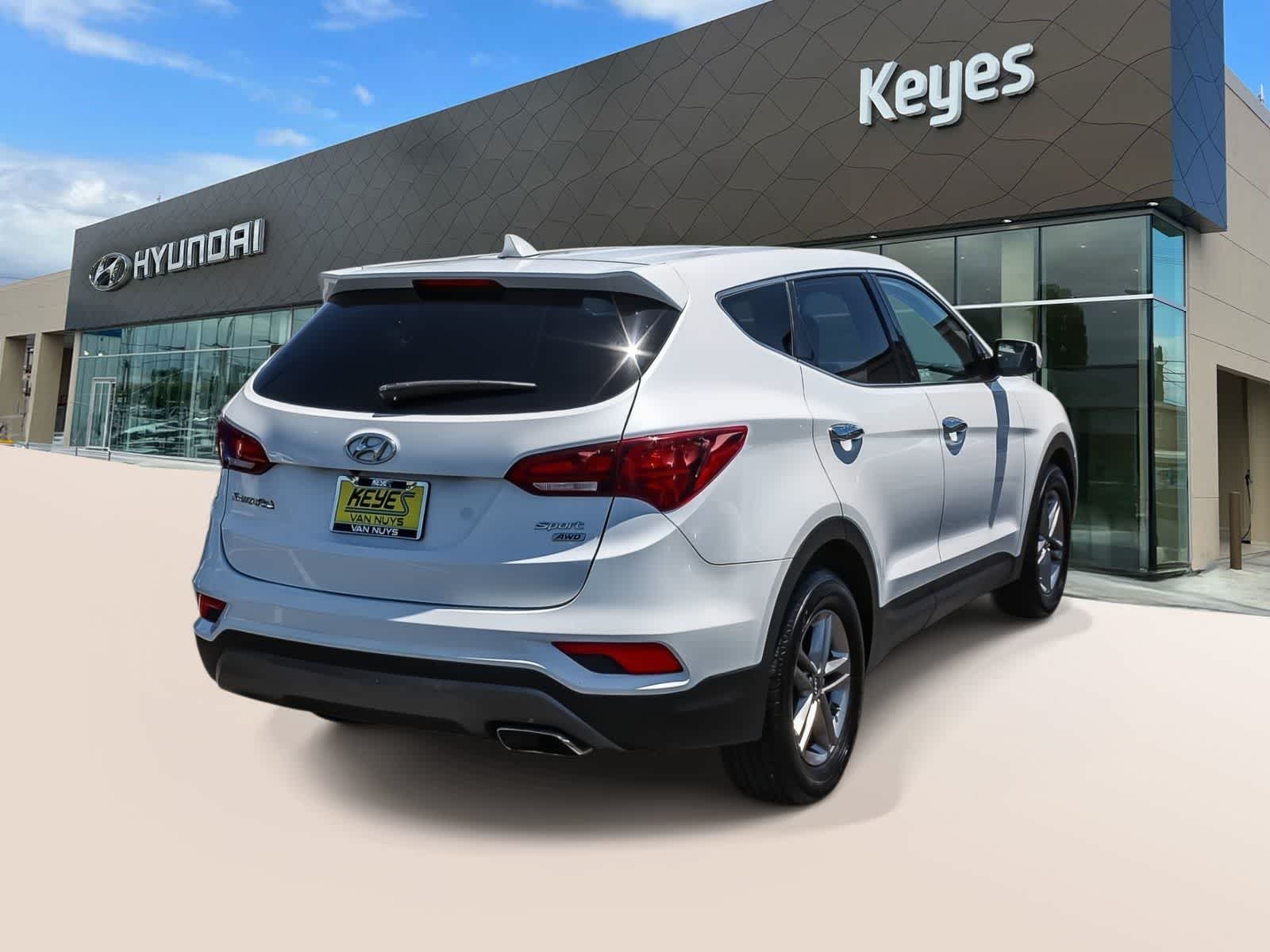 Thumbnail: 2017 Hyundai Santa Fe - 3