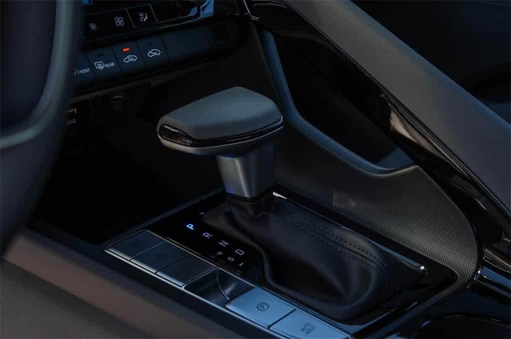 Thumbnail: 2025 Hyundai Elantra - 22