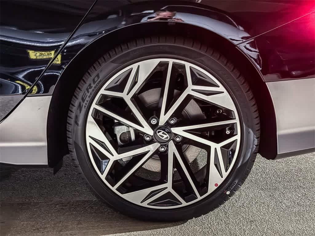 Thumbnail: 2025 Hyundai Ioniq 6 - 11