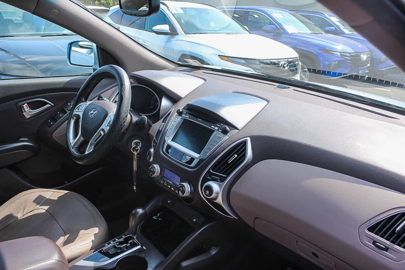 Thumbnail: 2012 Hyundai Tucson - 23