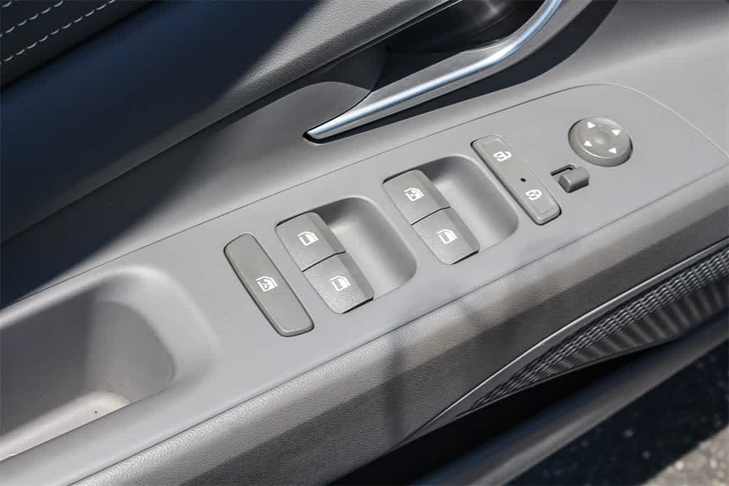 2022 Hyundai Elantra SEL 21