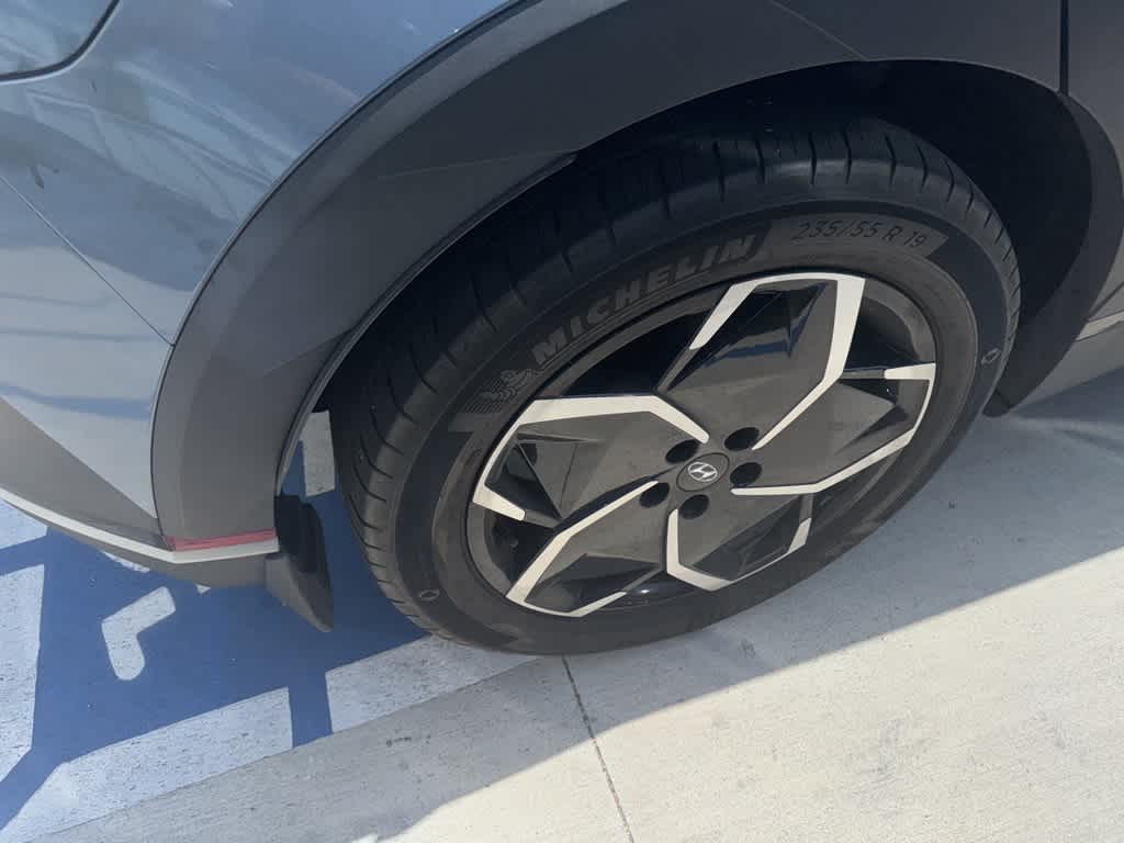 Thumbnail: 2022 Hyundai Ioniq 5 - 12