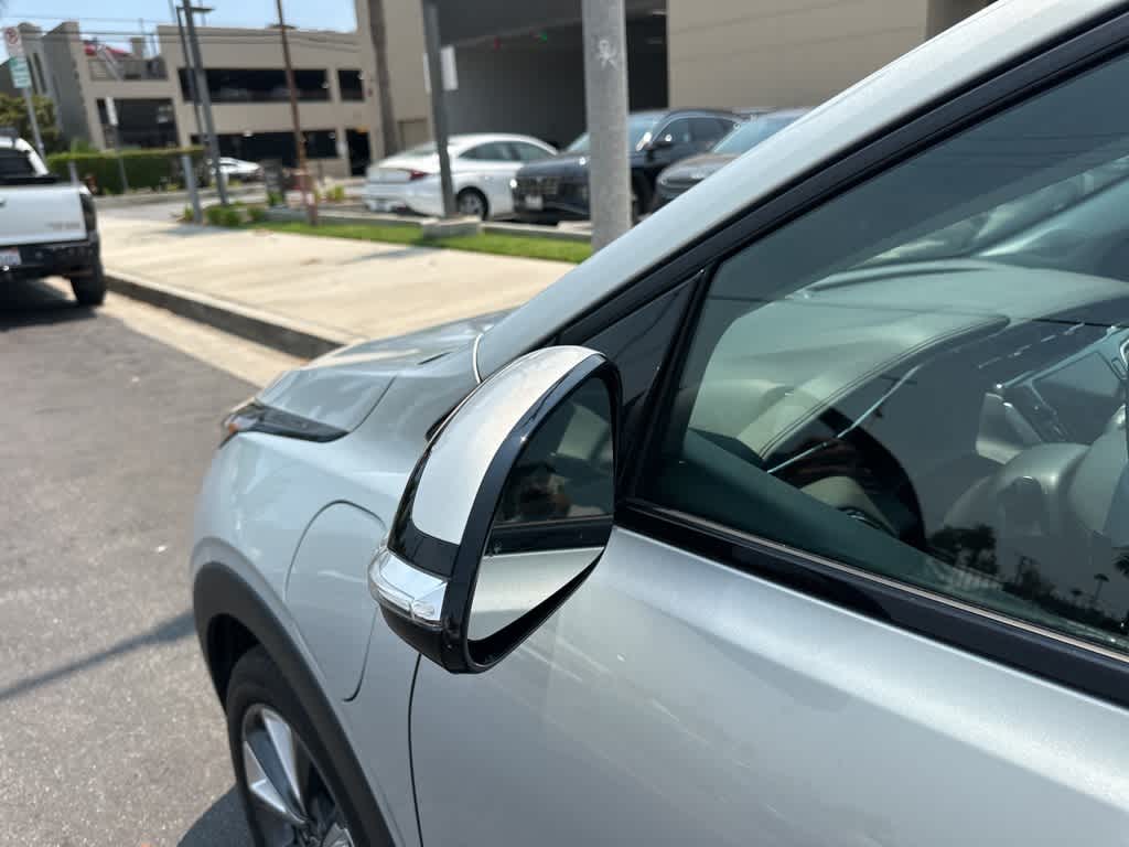 Thumbnail: 2023 Chevrolet Bolt EUV - 12