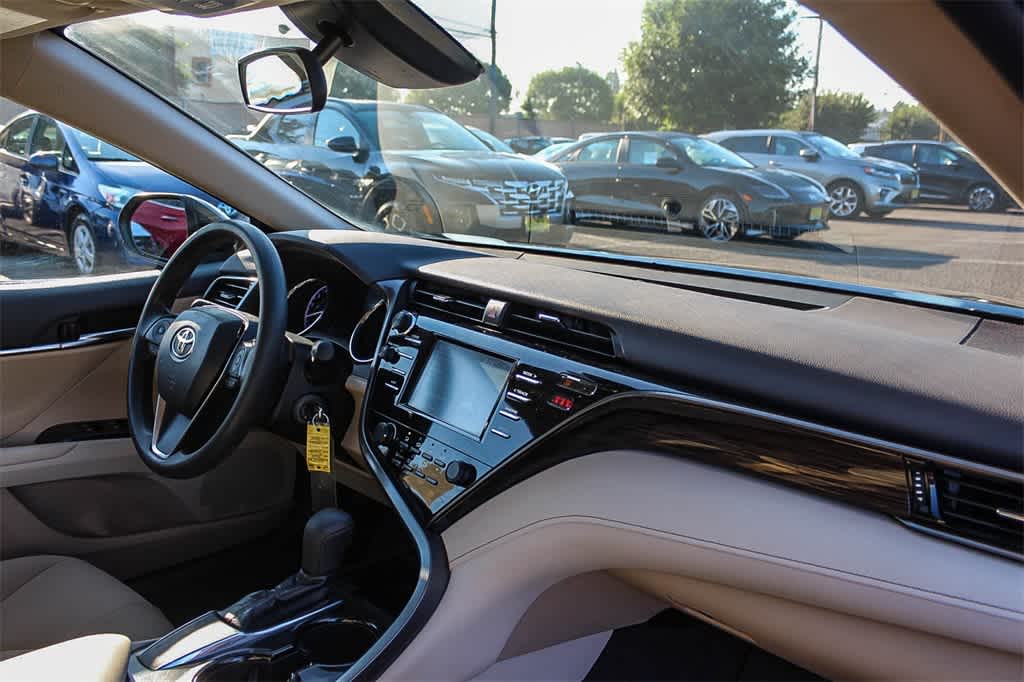 Thumbnail: 2019 Toyota Camry - 19