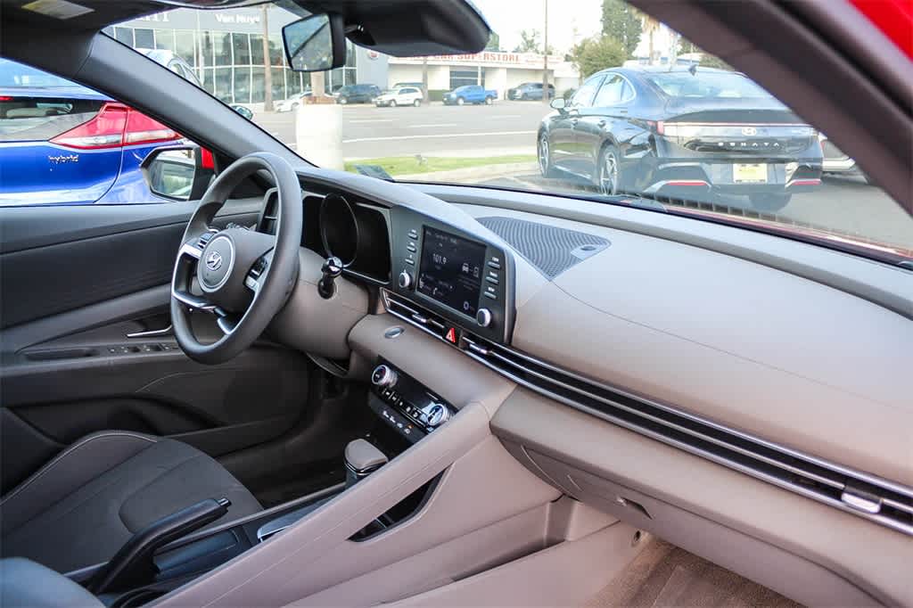 Thumbnail: 2023 Hyundai Elantra - 16