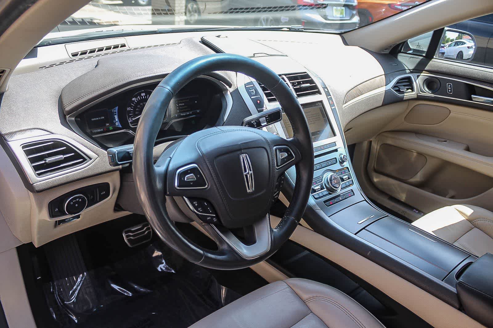 Thumbnail: 2019 Lincoln MKZ - 23