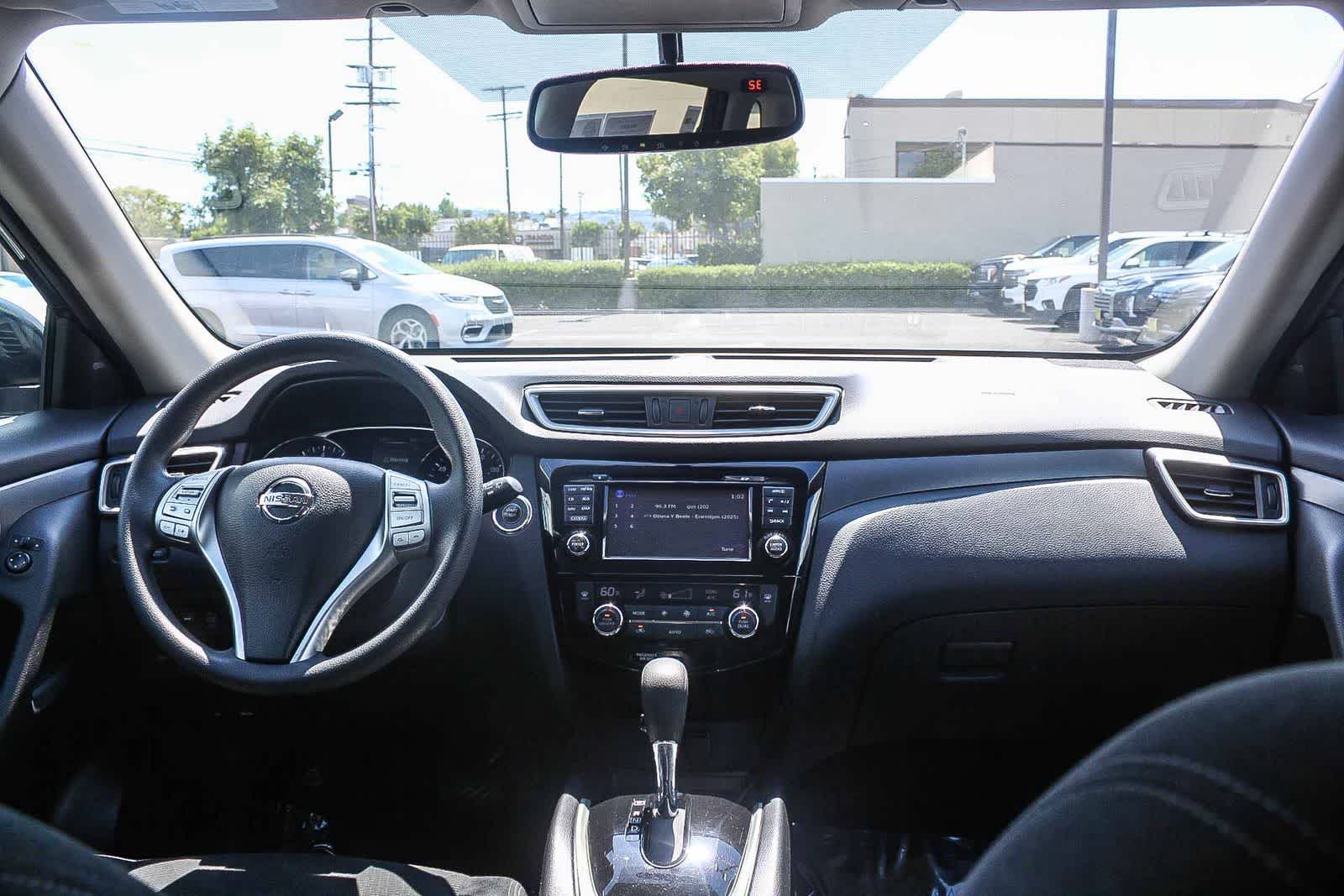 Thumbnail: 2016 Nissan Rogue - 18