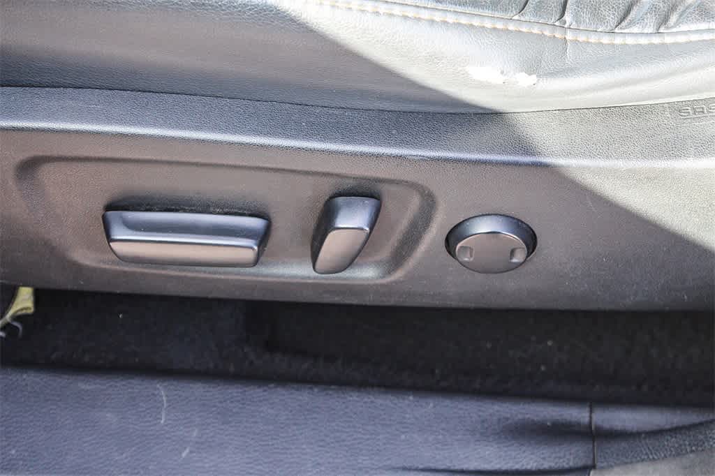 Thumbnail: 2015 Toyota Highlander - 21