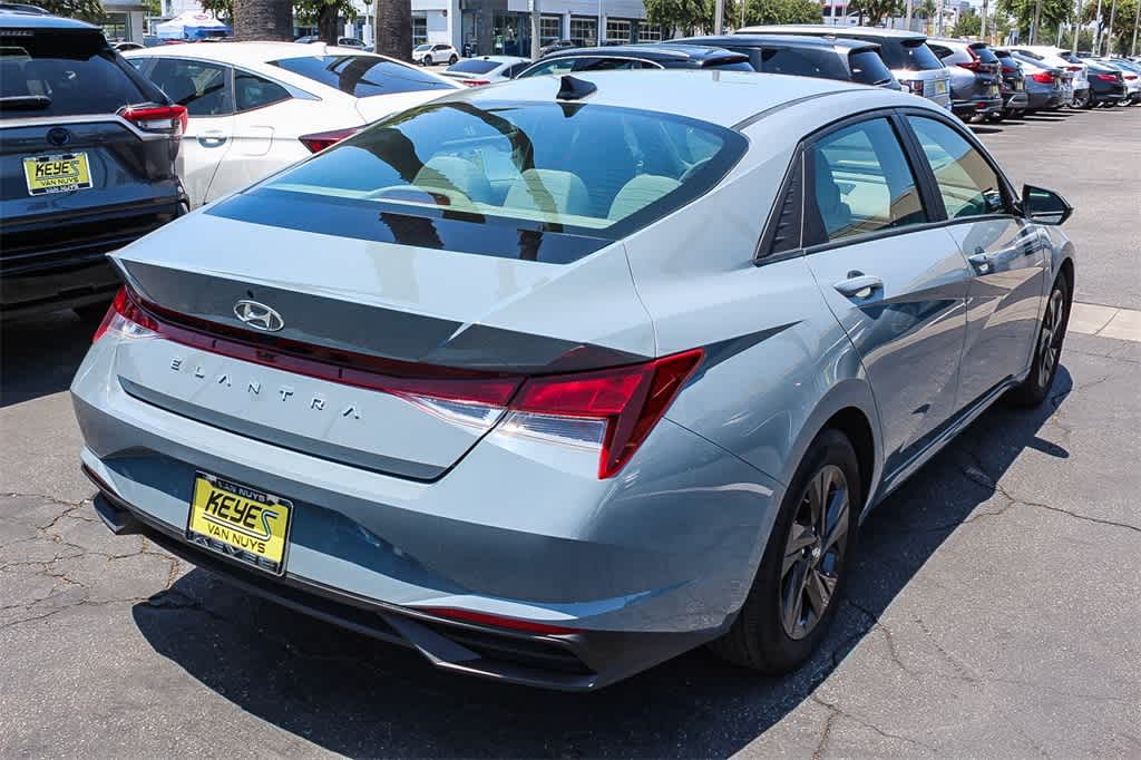 2022 Hyundai Elantra SEL 4
