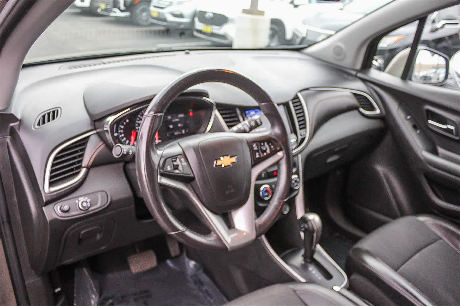 Thumbnail: 2022 Chevrolet Trax - 22