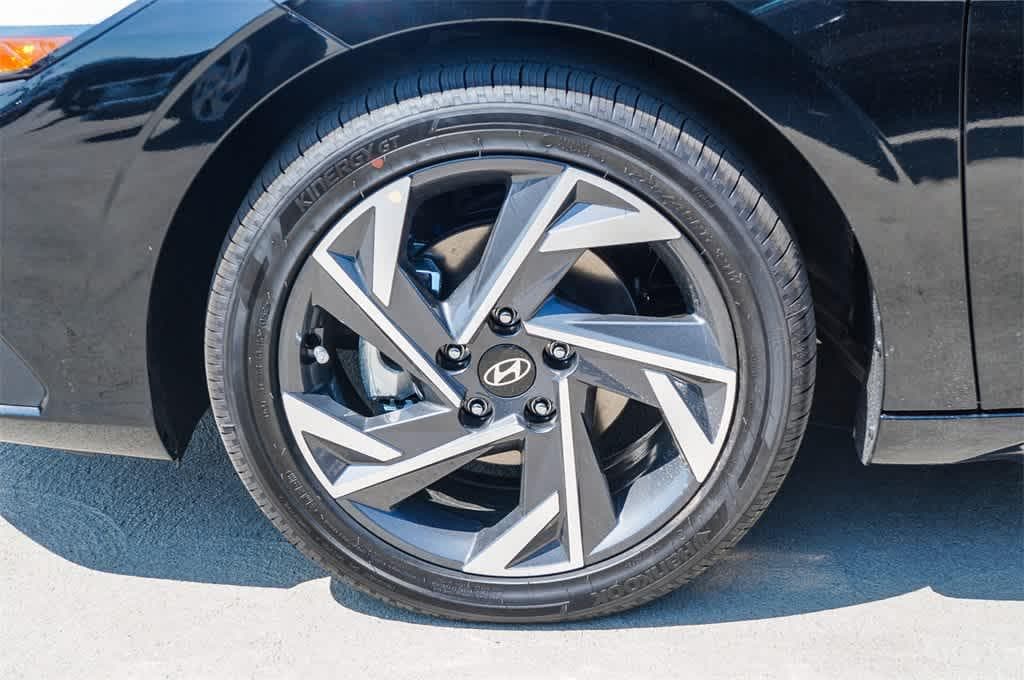 Thumbnail: 2025 Hyundai Elantra - 10