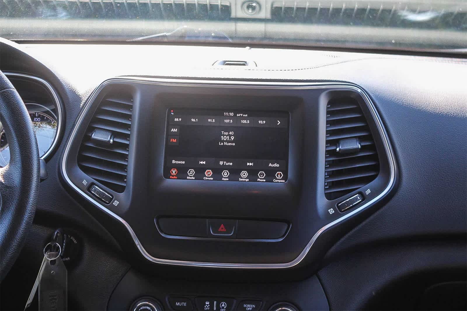 Thumbnail: 2019 Jeep Cherokee - 19