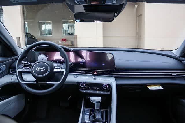 Thumbnail: 2025 Hyundai Elantra - 12