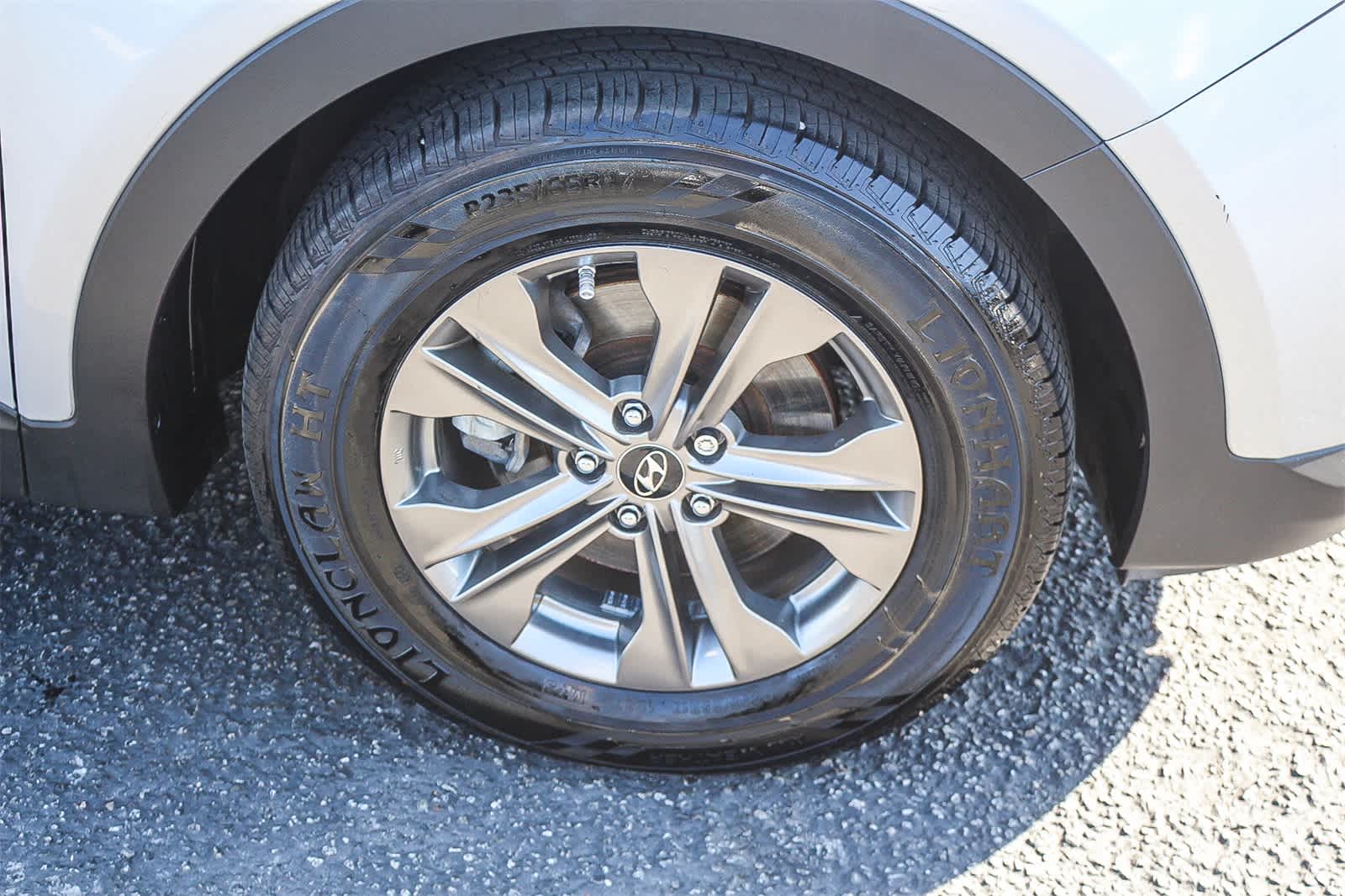 Thumbnail: 2013 Hyundai Santa Fe - 14