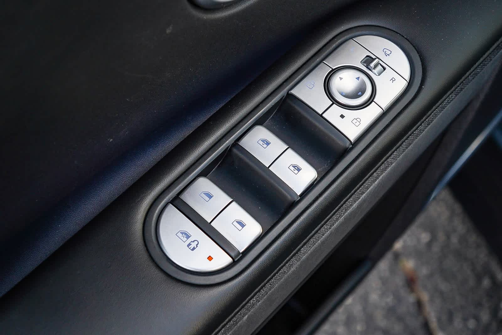 Thumbnail: 2022 Hyundai Ioniq 5 - 27