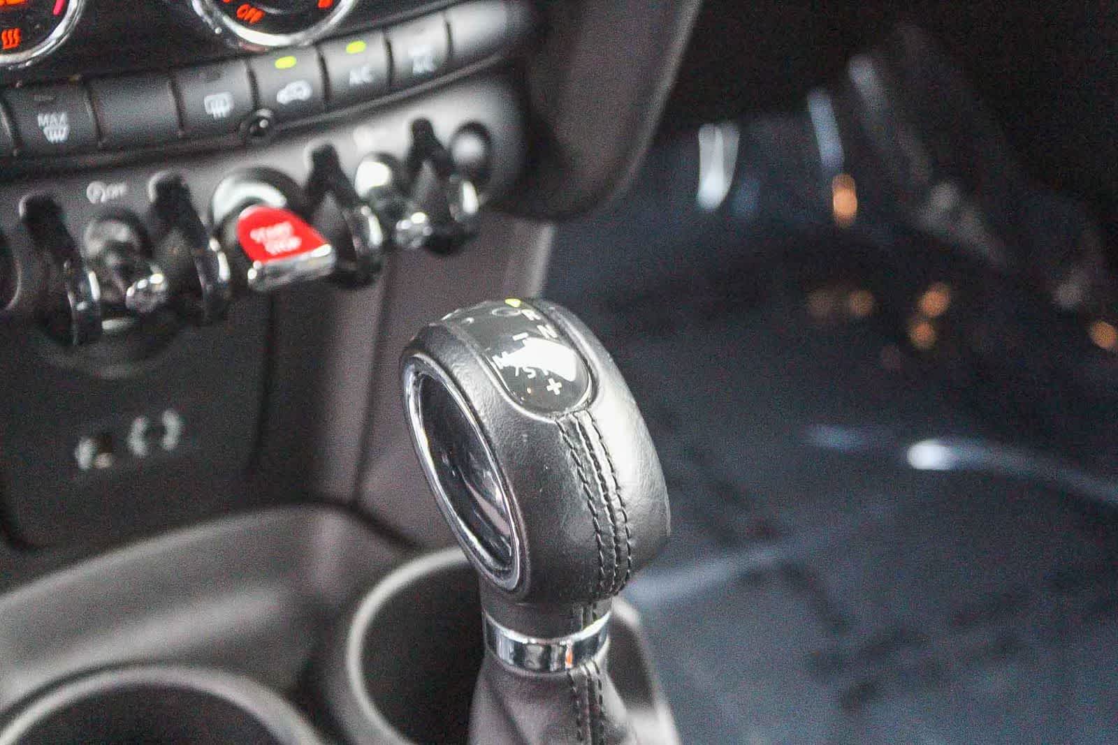 Thumbnail: 2017 MINI Cooper Hardtop - 24