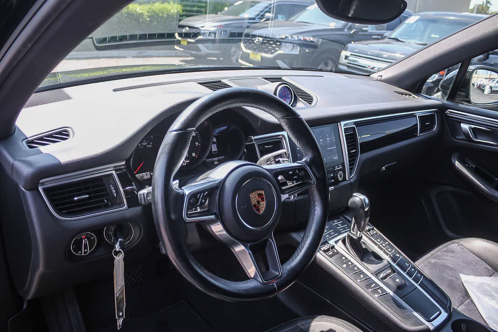 Thumbnail: 2018 Porsche Macan - 22