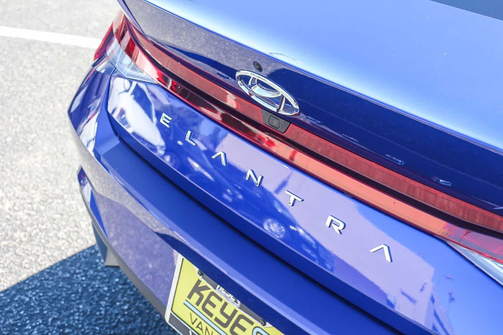Thumbnail: 2023 Hyundai Elantra - 9