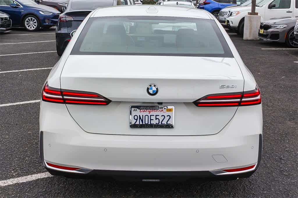 Thumbnail: 2024 BMW 5 Series - 5