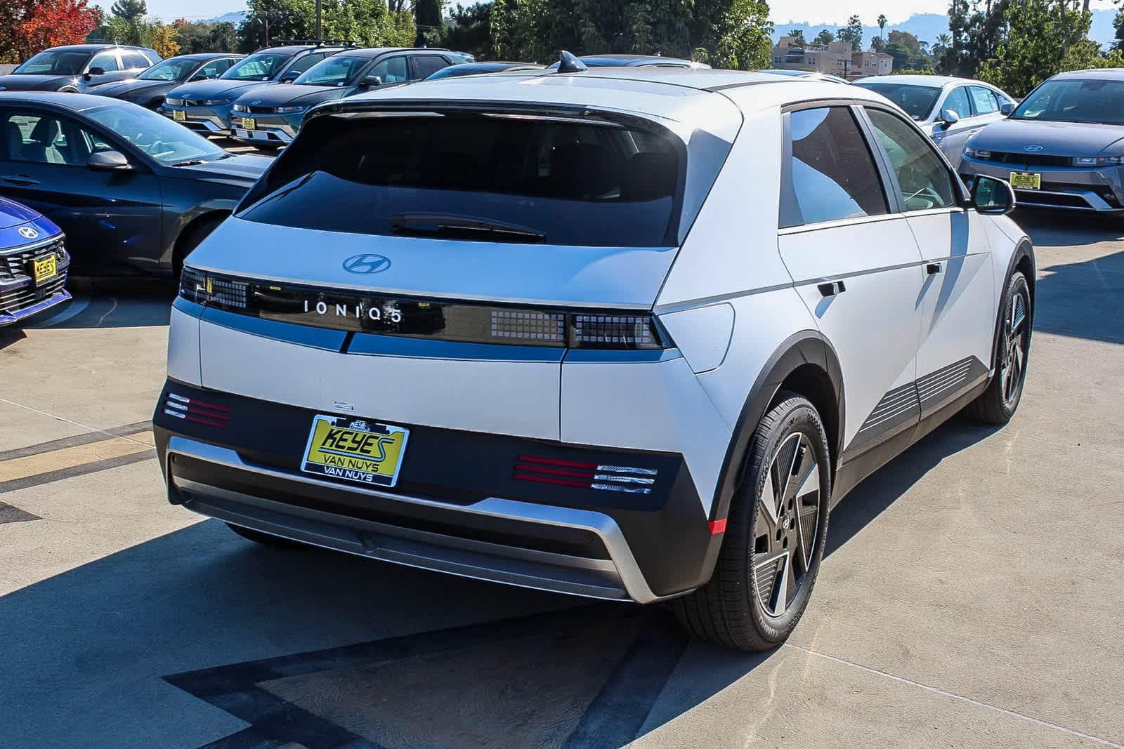 Thumbnail: 2026 Hyundai Ioniq 5 - 4