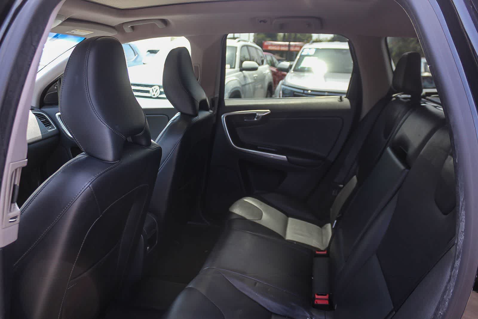 Thumbnail: 2016 Volvo XC60 - 22