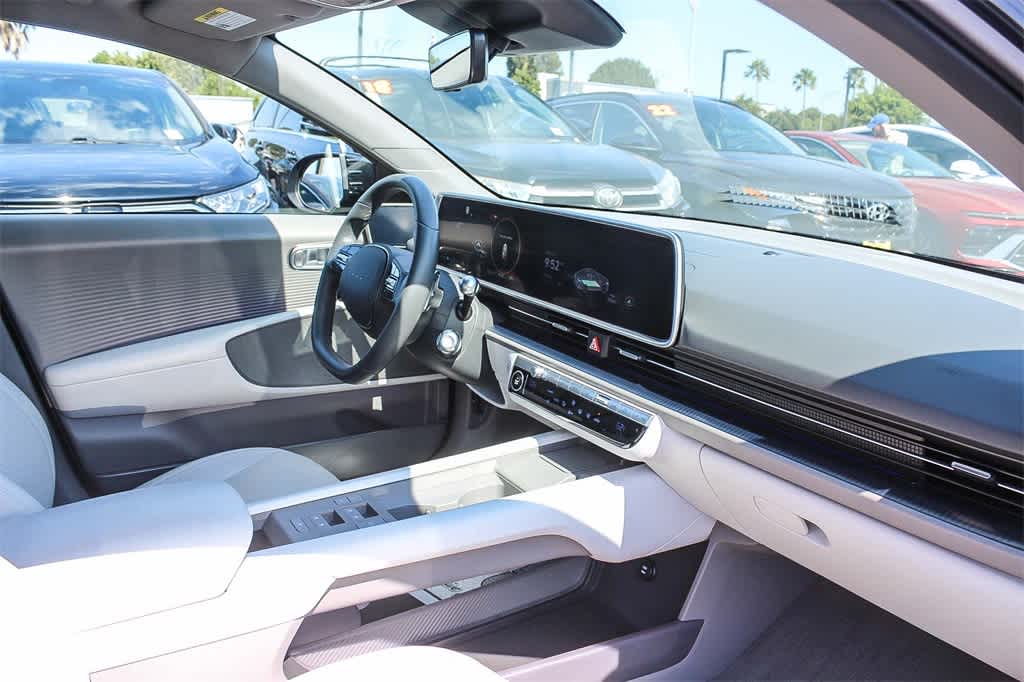 Thumbnail: 2023 Hyundai Ioniq 6 - 16