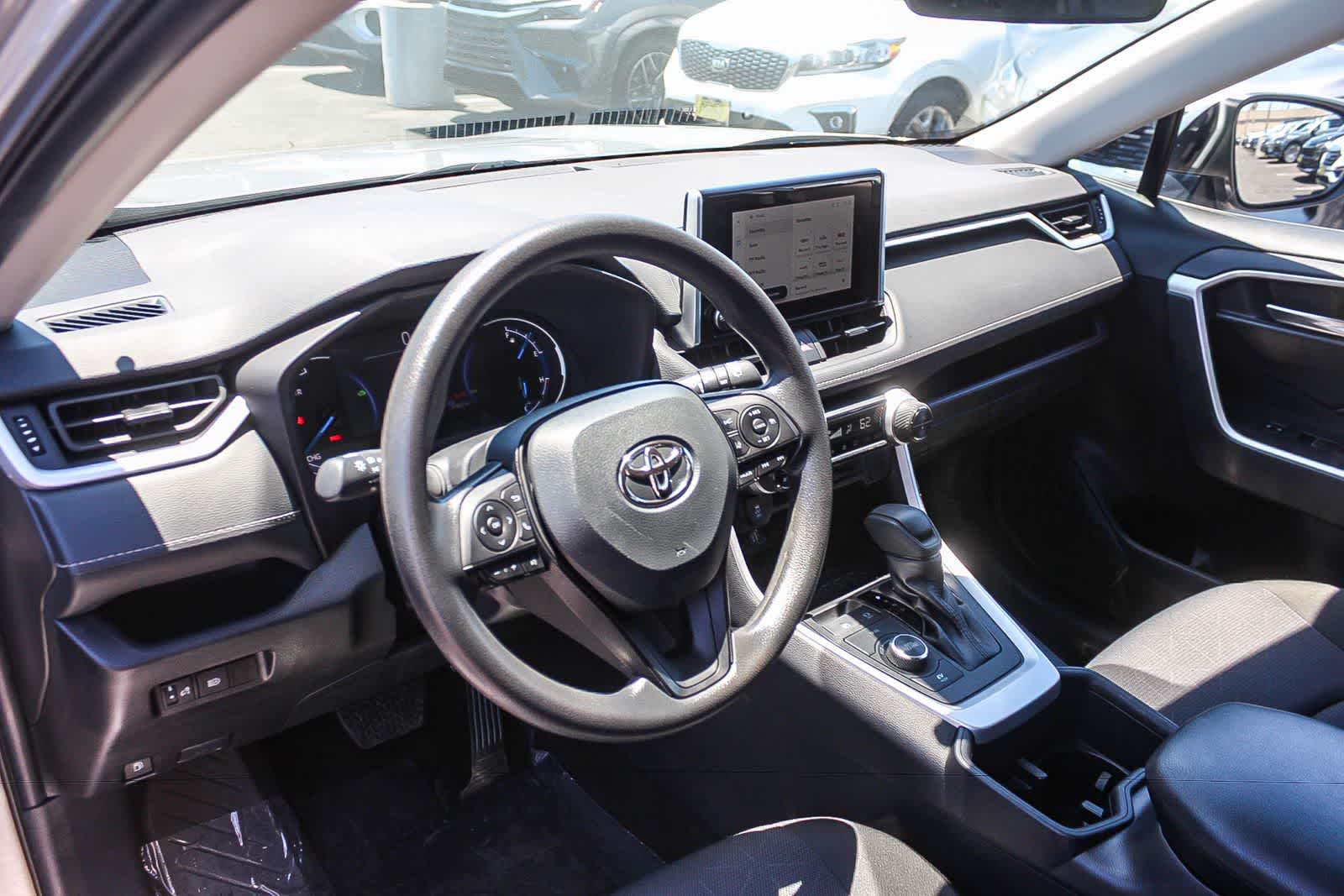 Thumbnail: 2025 Toyota RAV4 - 22