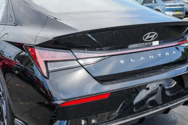 Thumbnail: 2025 Hyundai Elantra - 12