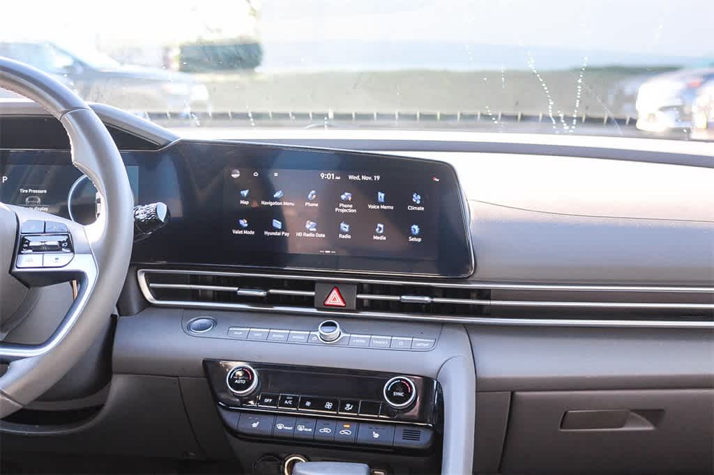 Thumbnail: 2023 Hyundai Elantra - 17