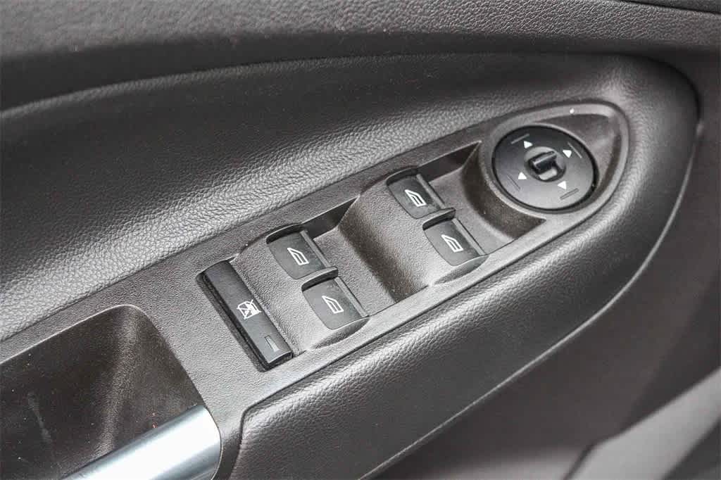 Thumbnail: 2015 Ford Escape - 24