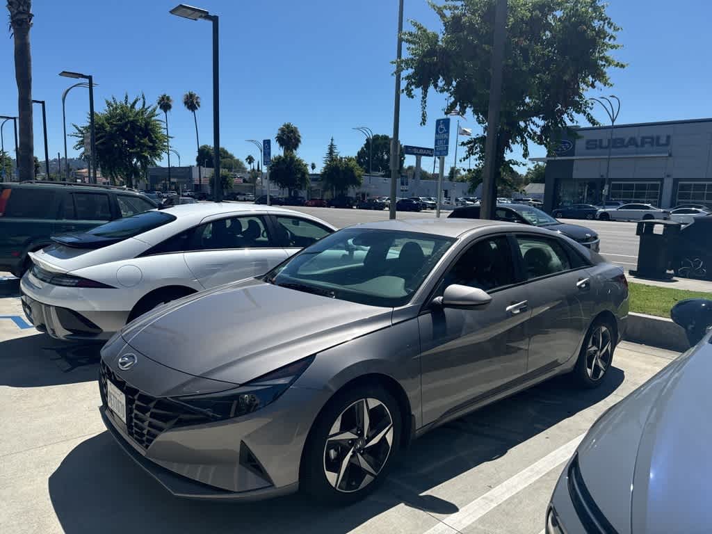 Thumbnail: 2023 Hyundai Elantra - 4