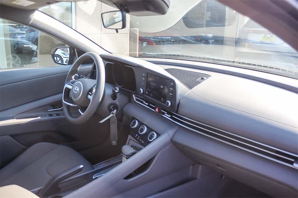 Thumbnail: 2023 Hyundai Elantra - 16