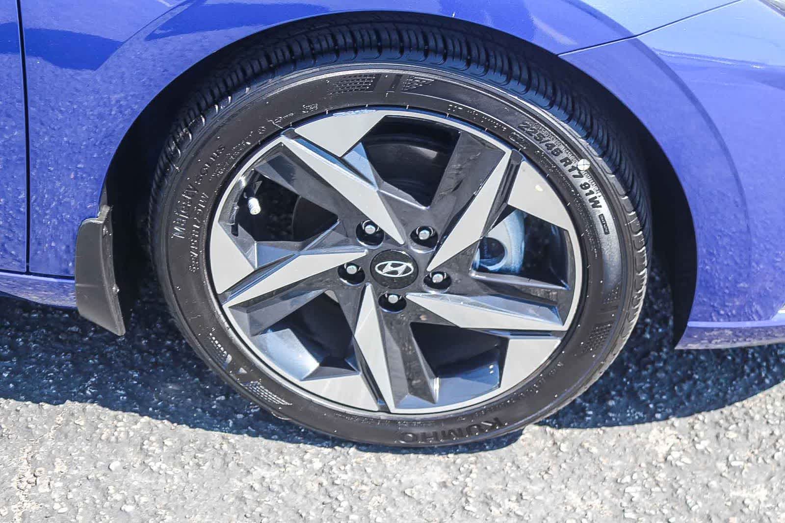 Thumbnail: 2023 Hyundai Elantra - 12