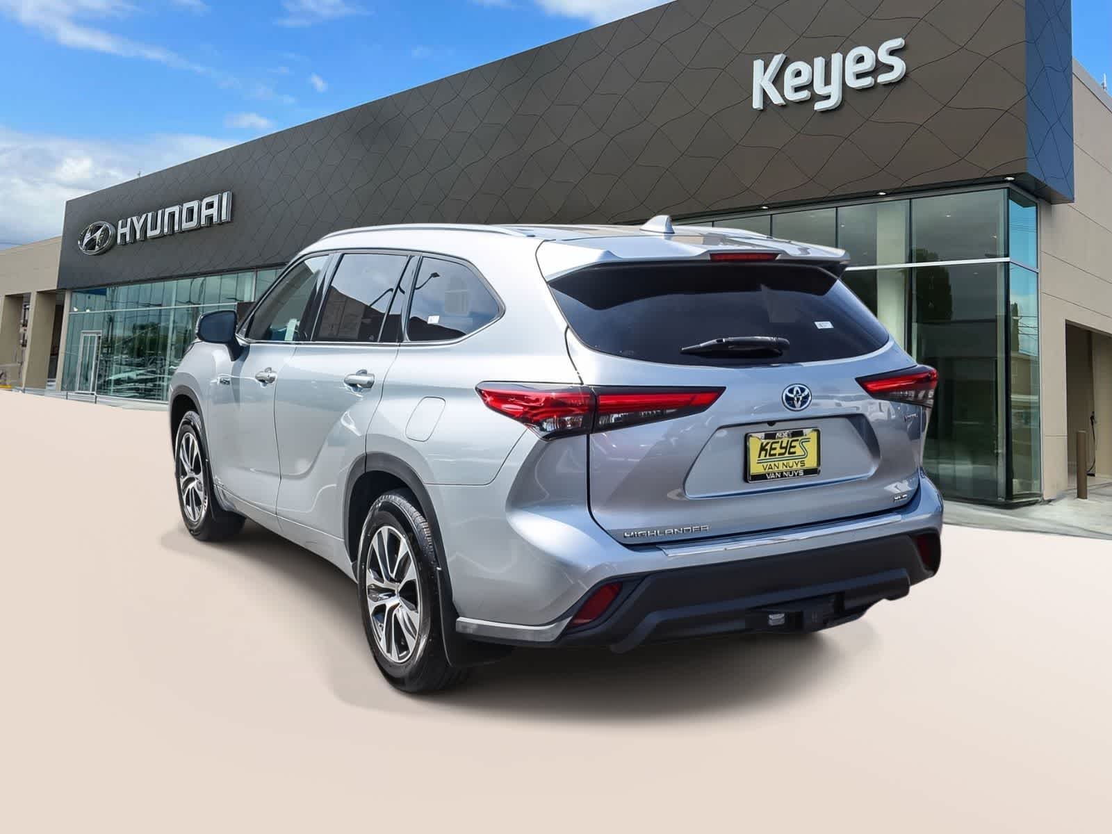 Thumbnail: 2021 Toyota Highlander - 7