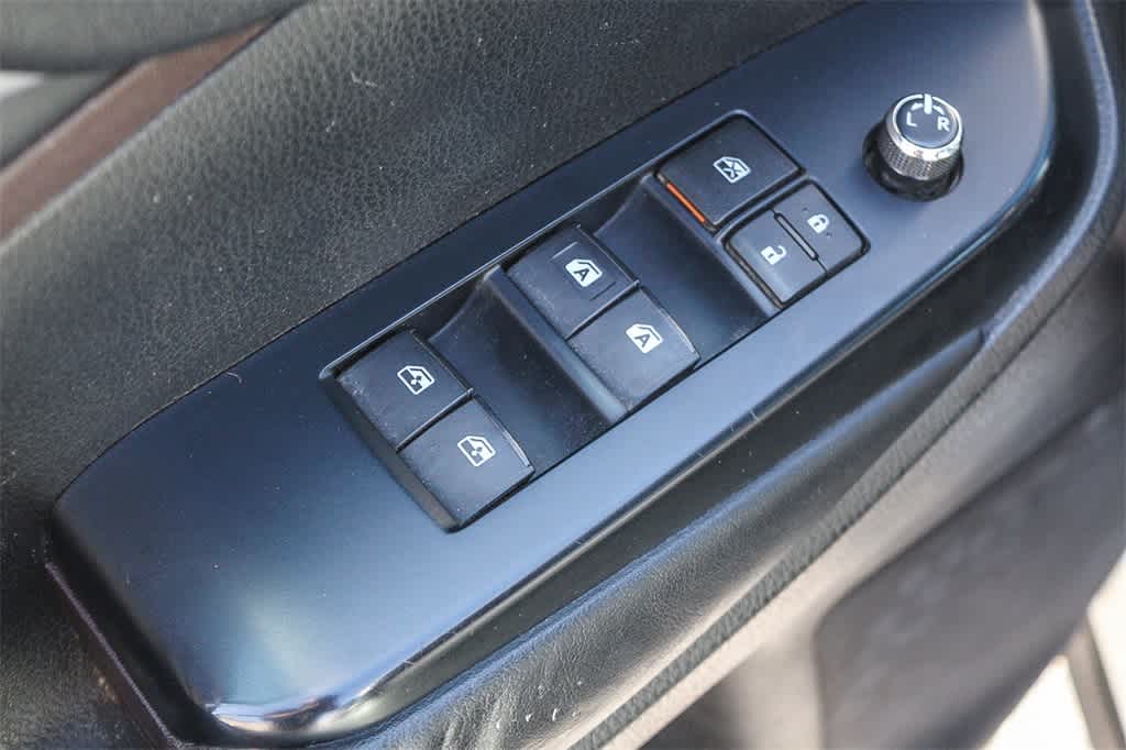 Thumbnail: 2015 Toyota Highlander - 20