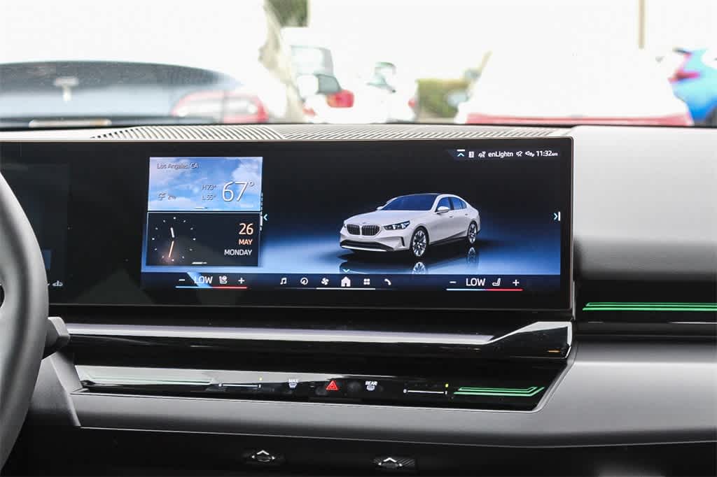 Thumbnail: 2024 BMW 5 Series - 14