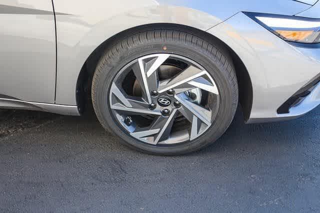 Thumbnail: 2025 Hyundai Elantra - 11