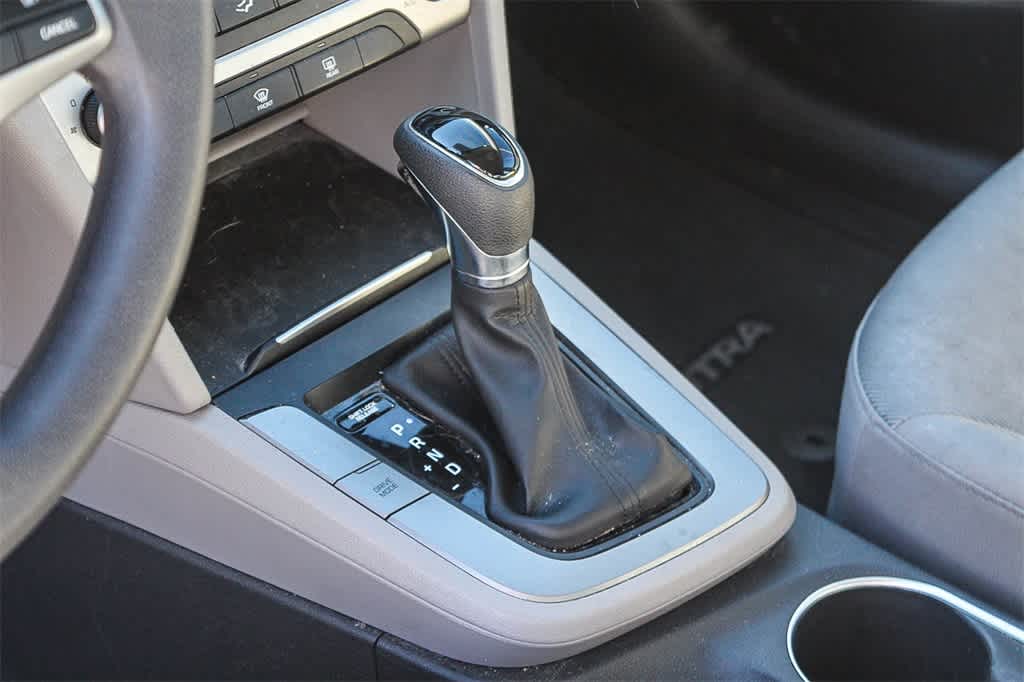 Thumbnail: 2017 Hyundai Elantra - 26