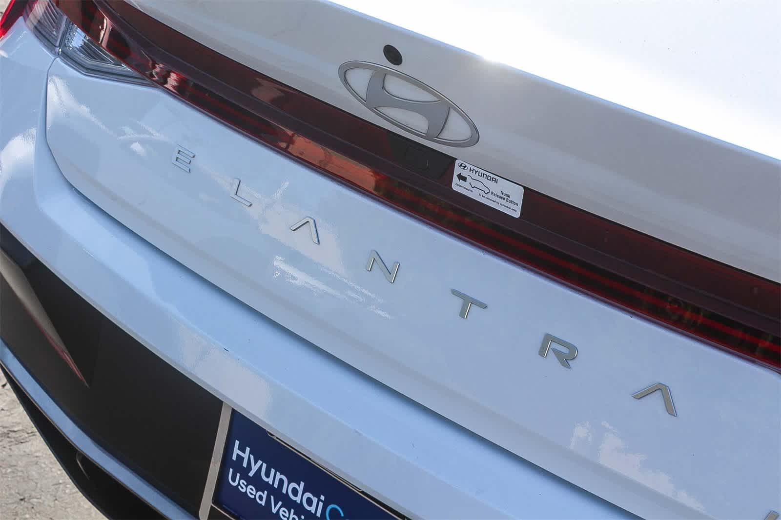 Thumbnail: 2025 Hyundai Elantra - 9