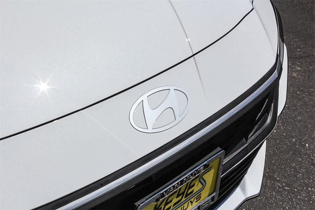 Thumbnail: 2025 Hyundai Elantra - 11