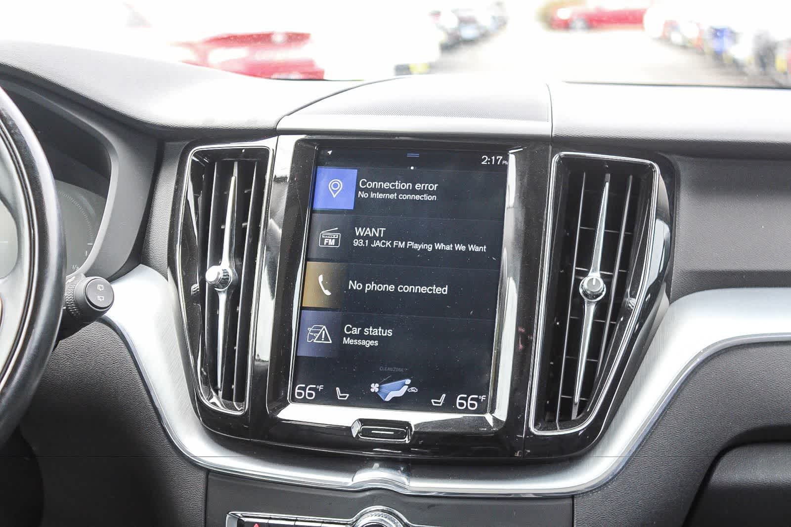 Thumbnail: 2018 Volvo XC60 - 19