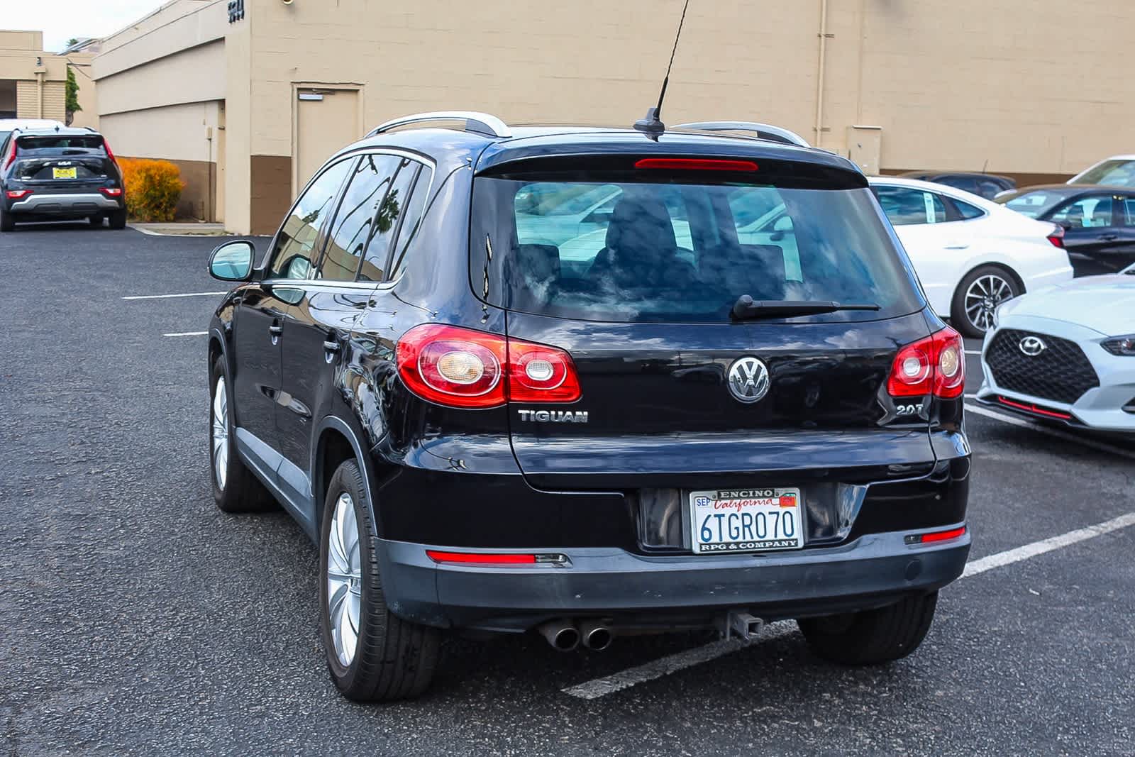 Thumbnail: 2011 Volkswagen Tiguan - 7