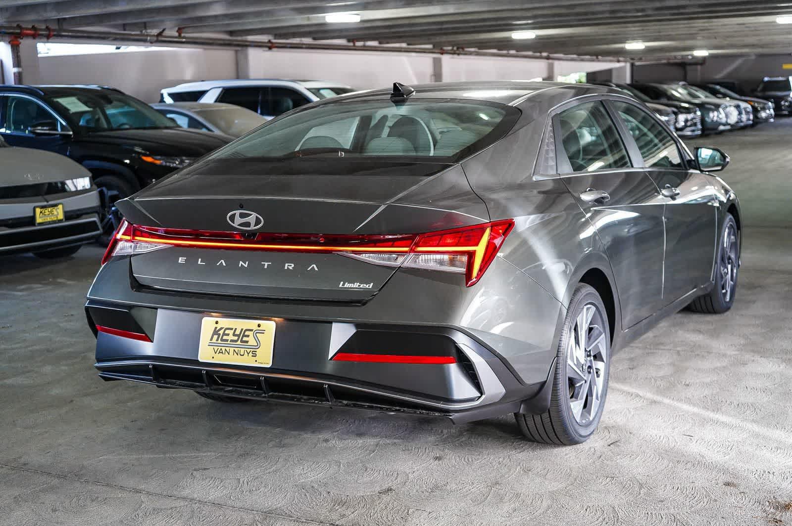 Thumbnail: 2026 Hyundai Elantra - 4
