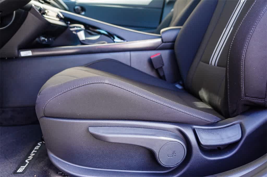 Thumbnail: 2025 Hyundai Elantra - 23