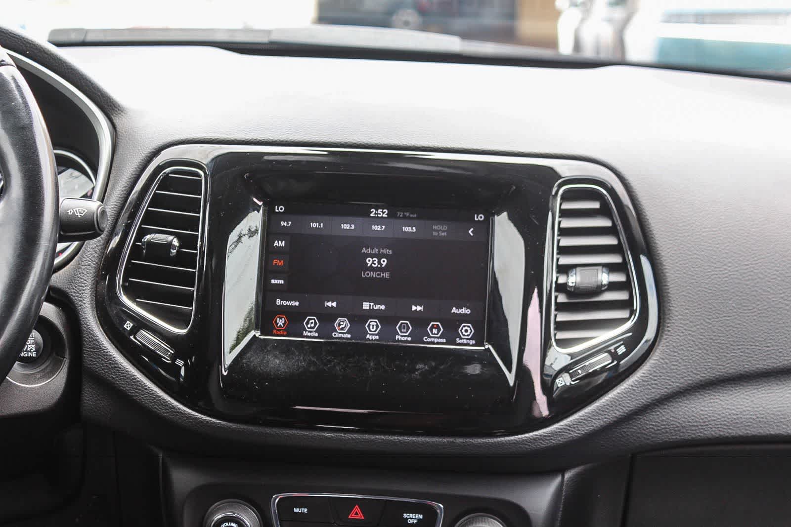 Thumbnail: 2019 Jeep Compass - 18