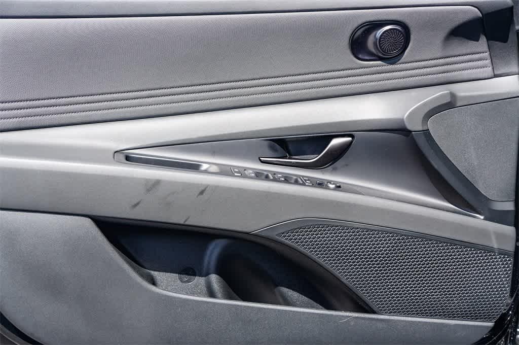 Thumbnail: 2025 Hyundai Elantra - 24