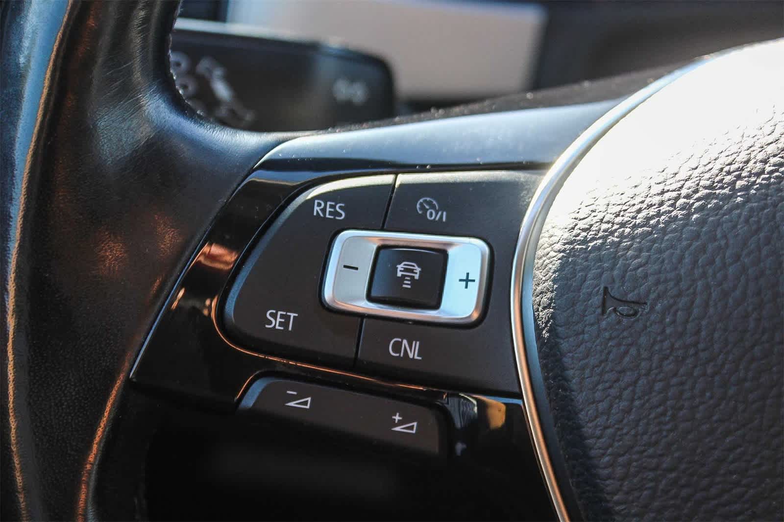 Thumbnail: 2018 Volkswagen Atlas - 31