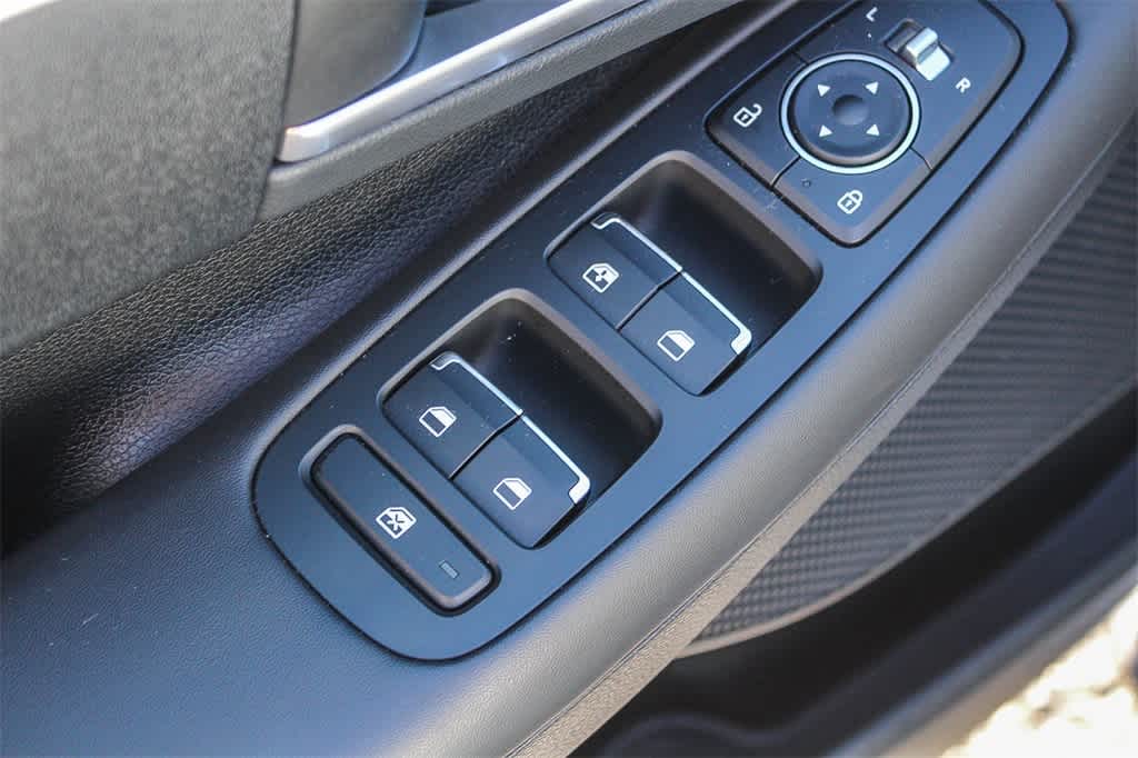 Thumbnail: 2023 Hyundai Sonata - 25